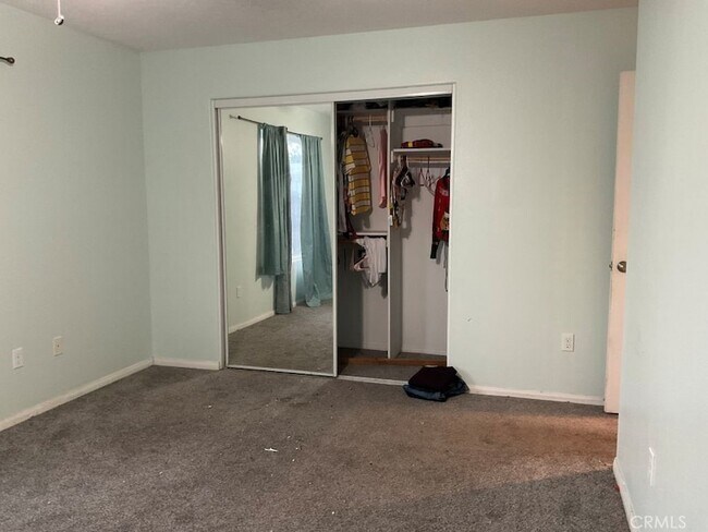 Building Photo - 11546 Hickory Ave