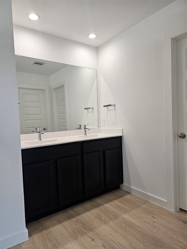 Building Photo - 30018 Foxtail Pne Ct