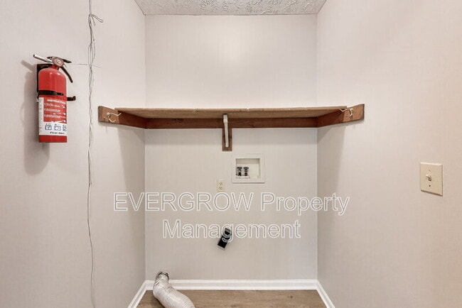 Building Photo - 29 Medina Ln