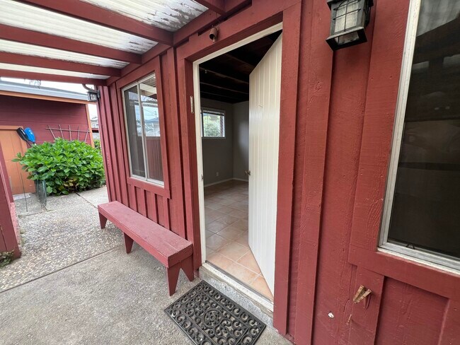 Building Photo - 211 13th Ave