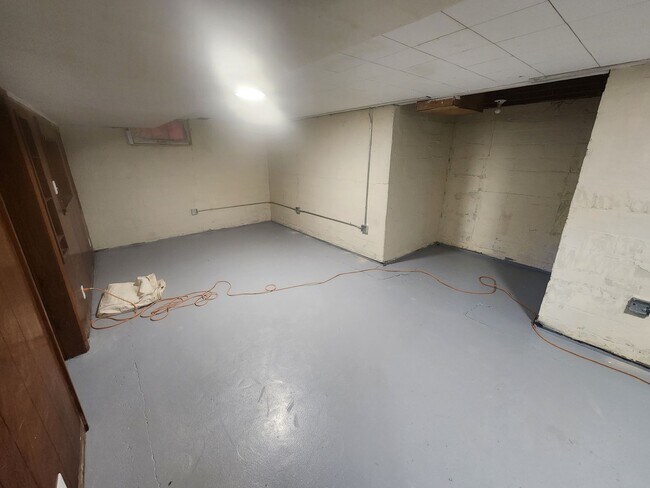 Building Photo - Charming 2bd Home in Roseville- Close to EVERYTHING!