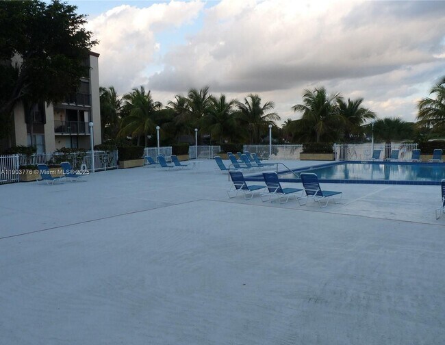 Building Photo - 14301 N Kendall Dr