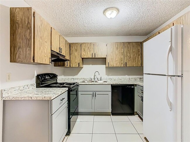 Building Photo - 4530 Ballentine Ct