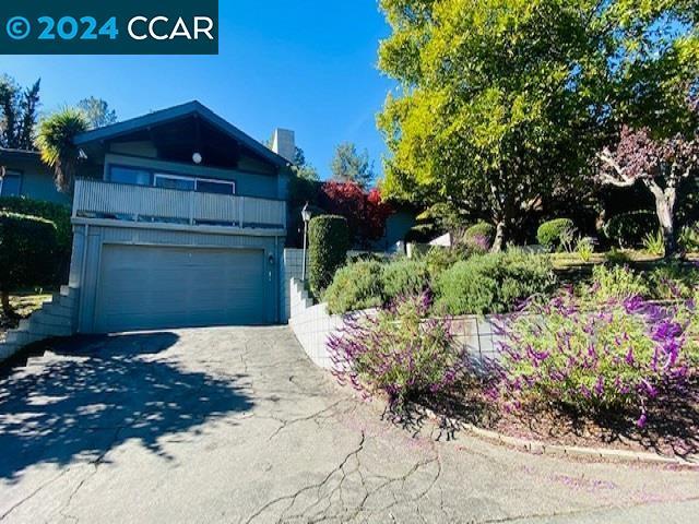 Building Photo - 612 Tahos Rd