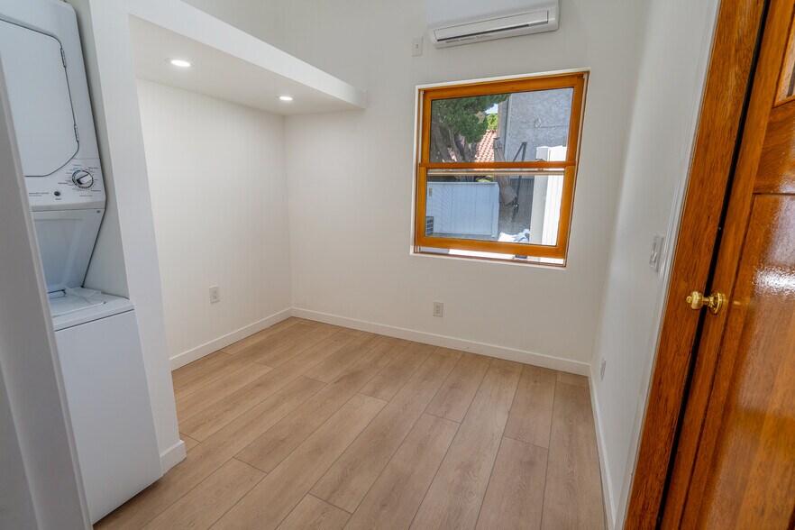 Second bedroom - 355 N Colorado Pl