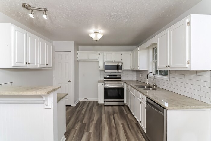 Building Photo - 980 Hitchcock Rd