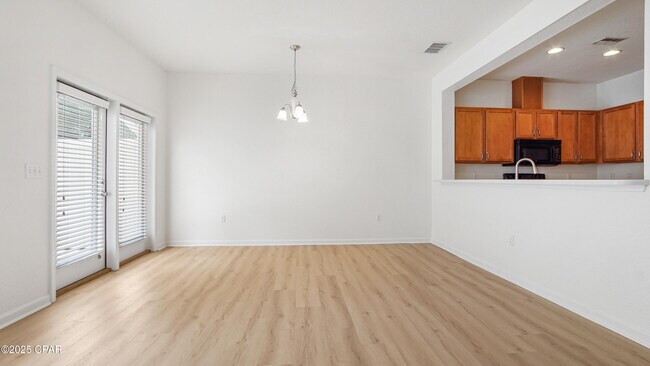 Building Photo - 217 Sand Oak Blvd