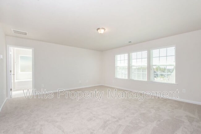 Building Photo - 1043 Winnett Dr