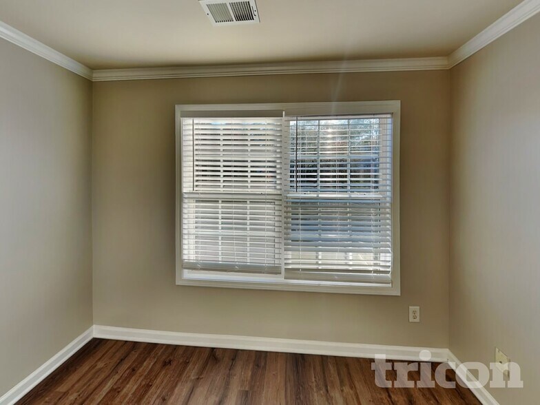 Building Photo - 1031 Buckhorn Blvd