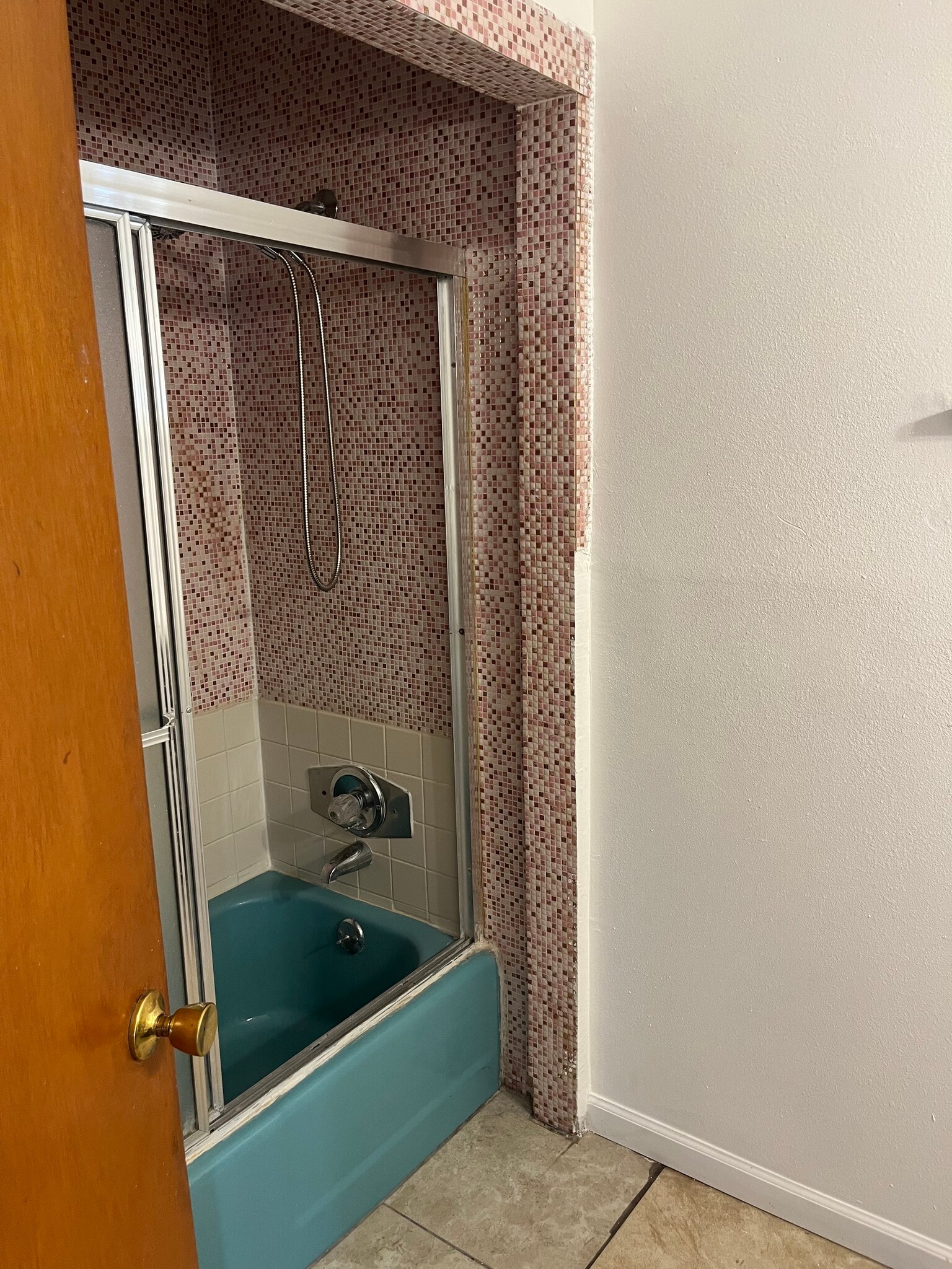 Master bath - 8700 Winchester Rd