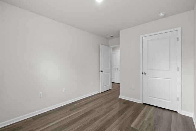 Building Photo - 571 Gemstone Blvd