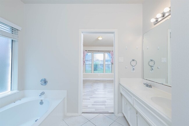 Building Photo - 21418 Grand Hollow Ln
