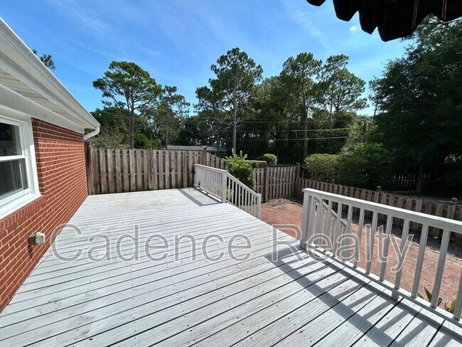 Building Photo - 766 Timber Ln
