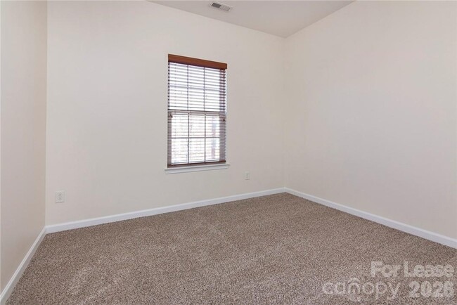 Building Photo - 9921 Kings Parade Blvd