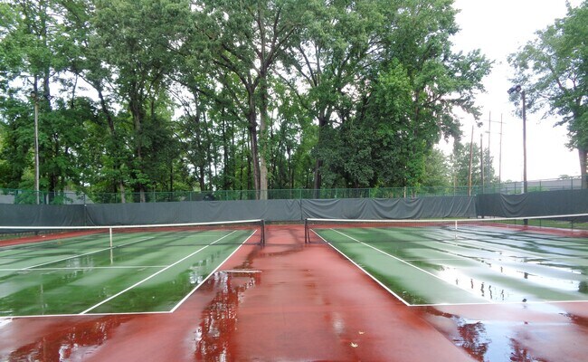 Building Photo - 3-Bedroom 2-Bathroom in Georgetown with Tons of Space!