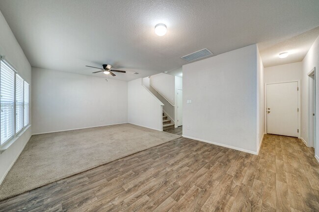 Building Photo - 3-BEDROOM HOME IN CROSSING AT WINDCREST