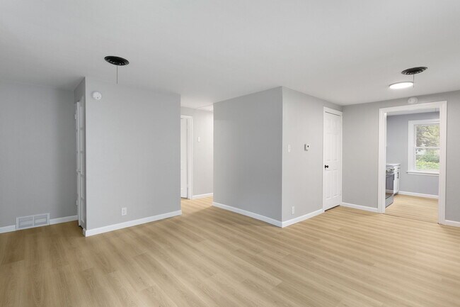 Building Photo - 1129 W Beale St