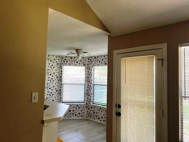 Building Photo - 5618 Village Arbour Dr