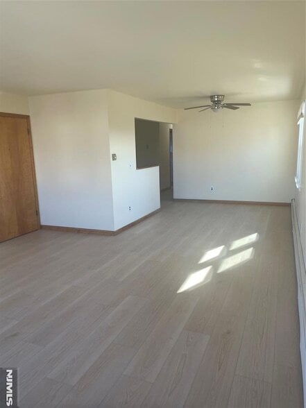 Building Photo - 370 Henry St