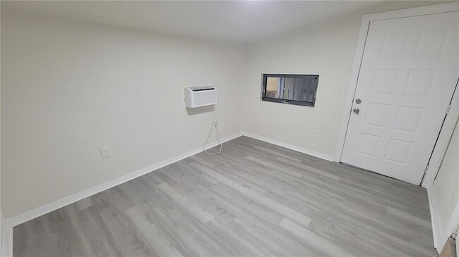 Building Photo - 1103 Errol Pl Cir
