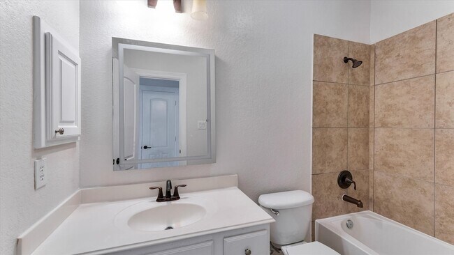Building Photo - 3 N Fair Manor Cir