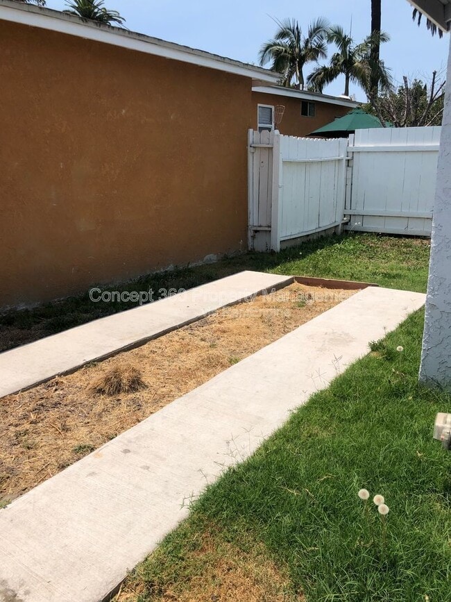 Building Photo - 1910 E 59th St