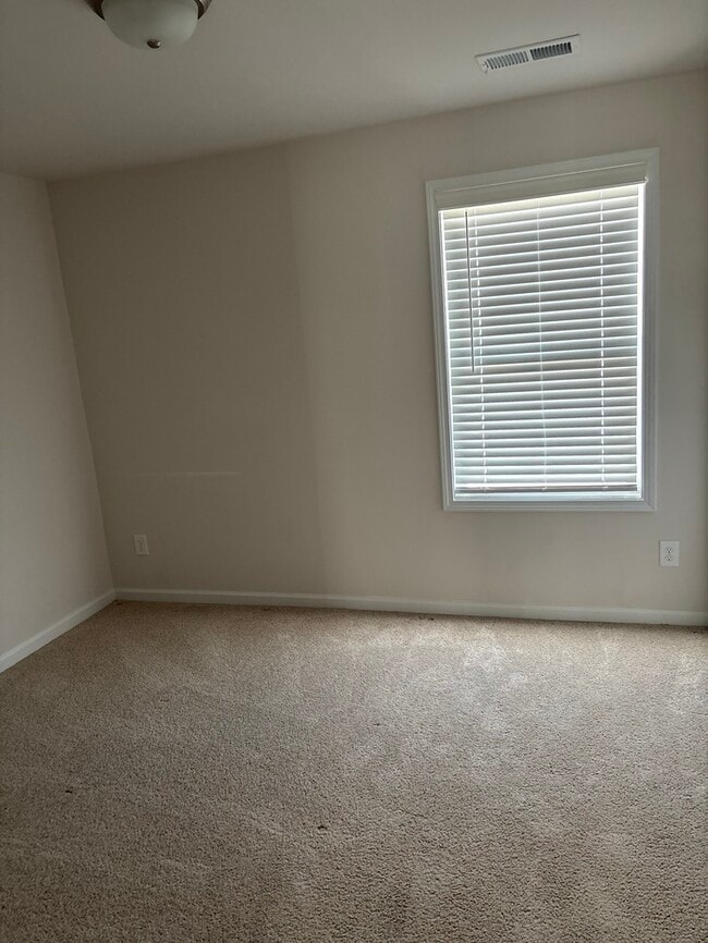 Building Photo - 68 Harvest Moon Dr