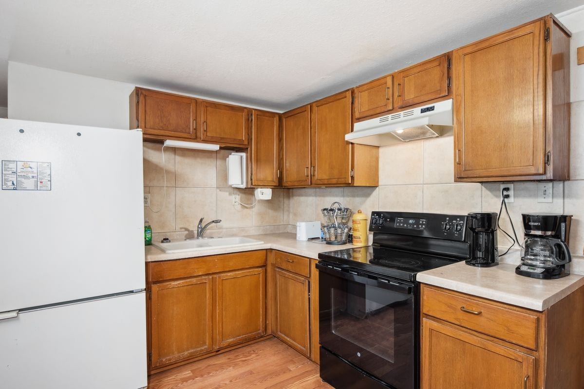 Building Photo - 820 Carrizo Canyon Rd