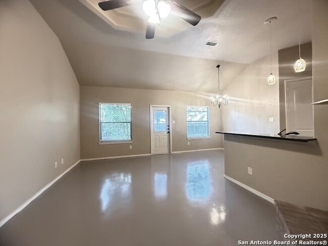 Building Photo - 254 Rosalie Dr