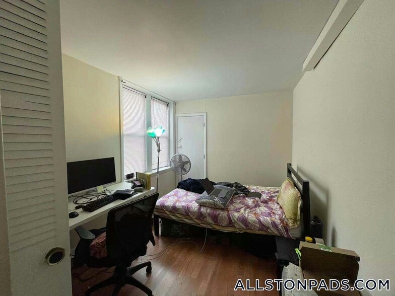 Building Photo - 1133 Commonwealth Ave