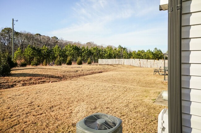 Building Photo - One Level Home Move In Ready!