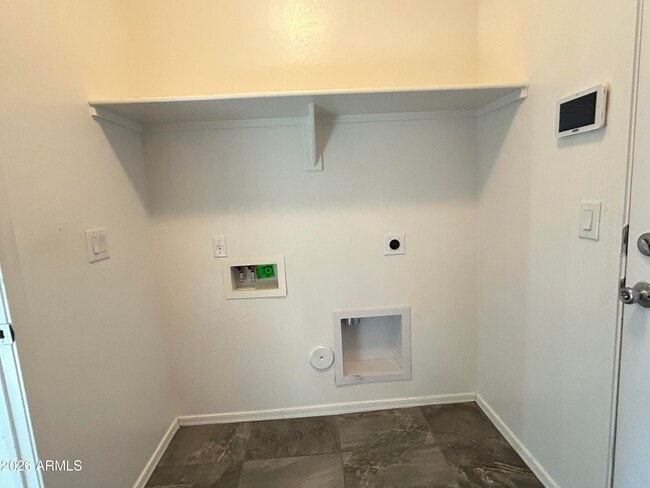 Building Photo - 11741 W Chase Ln