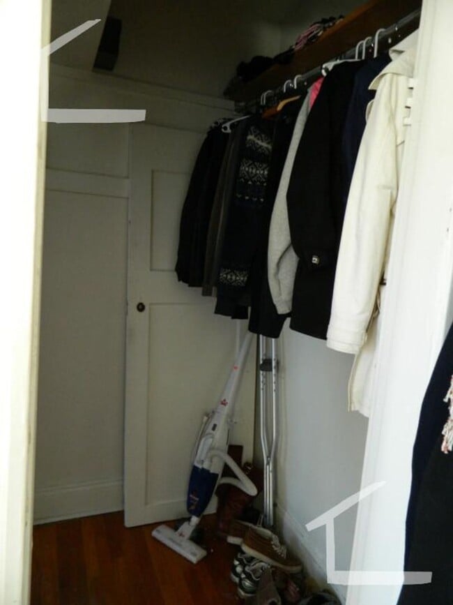 Building Photo - Great 1 bedroom Available NOW! (Fenway)