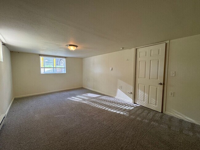 Building Photo - Great Duplex Unit near Downtown Loveland