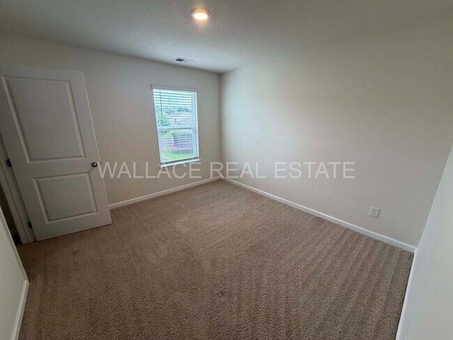 Building Photo - FIVE BEDROOM HOUSE IN FARRAGUT/HARDIN VALLEY AREA!!