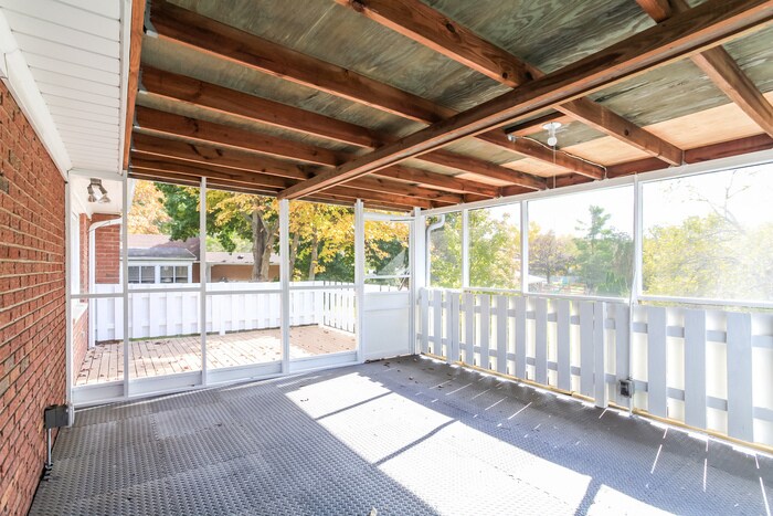 Building Photo - 1007 Pineknot Dr