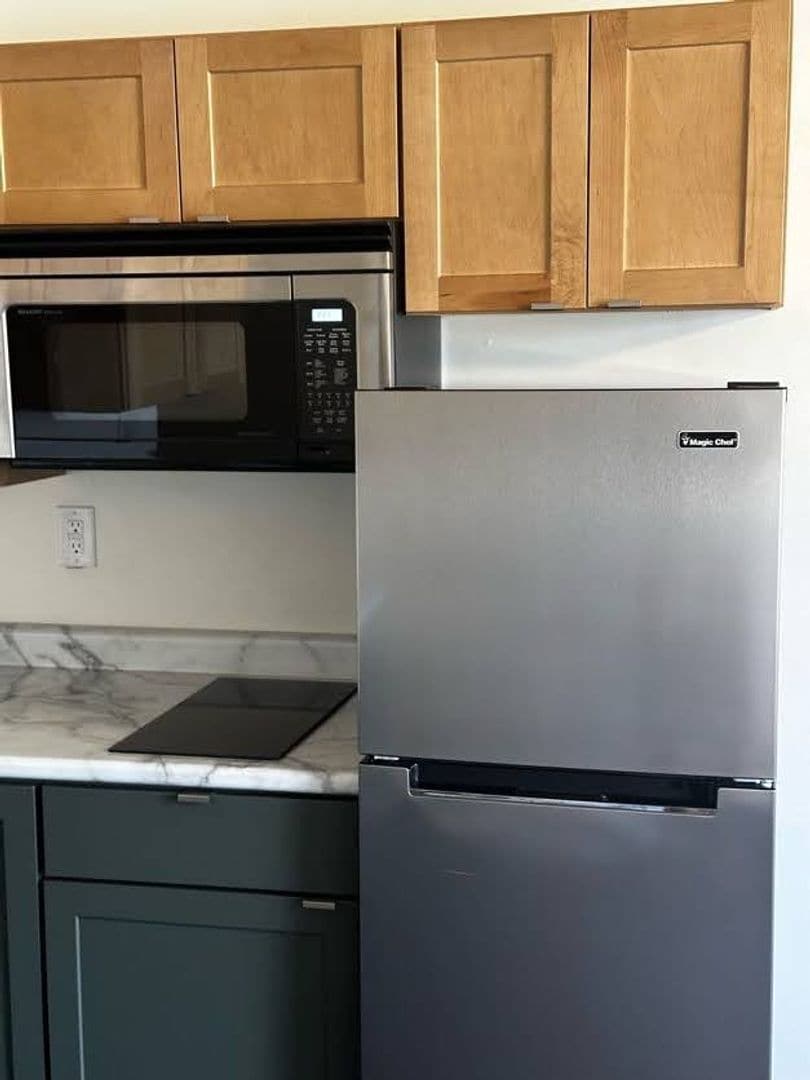 Building Photo - FAIRVIEW - AVAILABLE JULY 2024