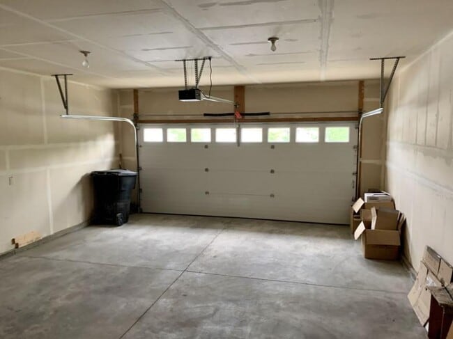 Building Photo - 3 bedroom in Billings MT 59105