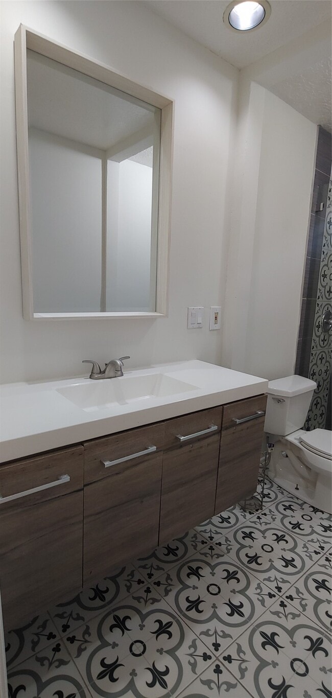 Building Photo - 1930 Pepperwood Ln