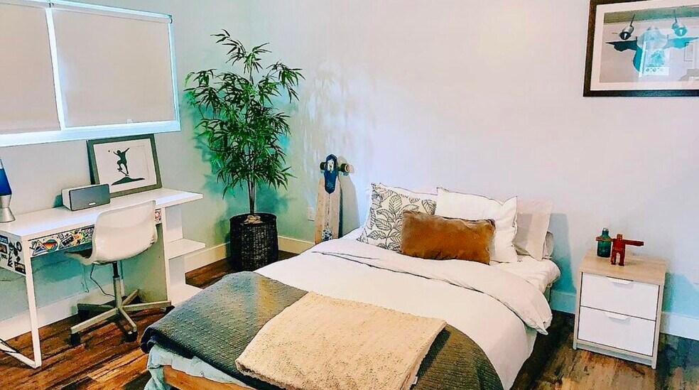 Bedroom 2 - 1530 Marine Ave