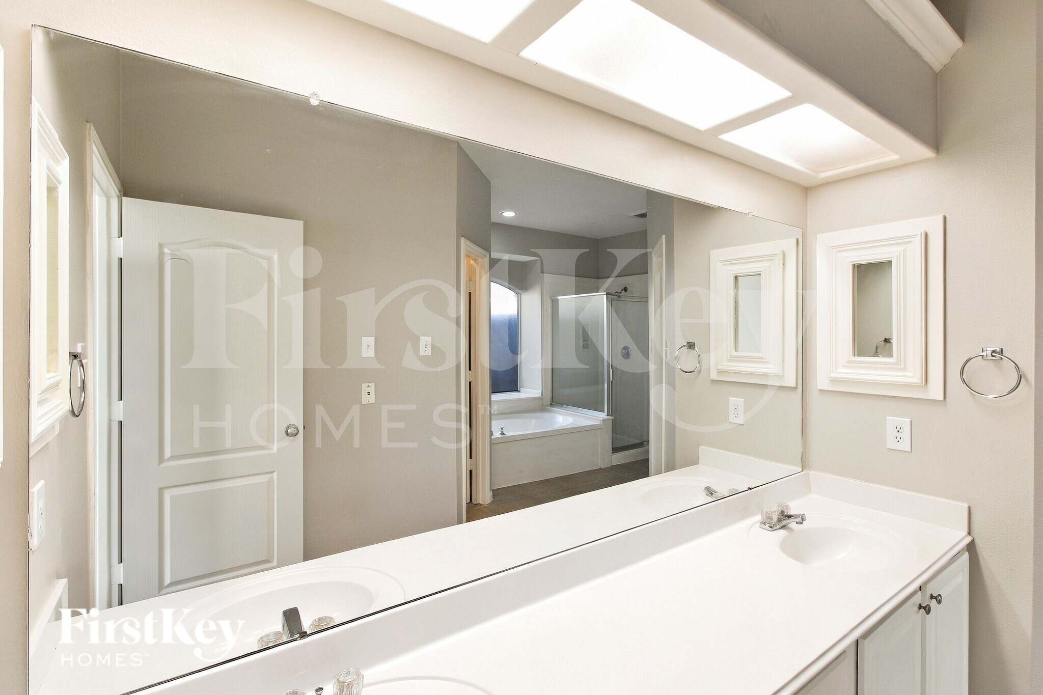 Building Photo - 2208 Palm Lagoon Dr