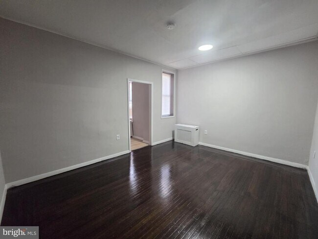 Building Photo - 633 E Allegheny Ave