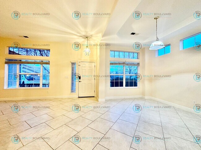 Building Photo - Beautiful 3 Bedroom, 2Bath, 3 Car Garage home in South Reno With Large Back Yard and Hot Tub!