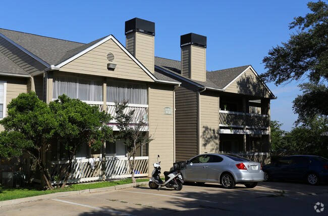 Building Photo - Lexington Hills