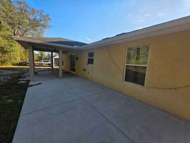 Building Photo - Beautiful corner lot home