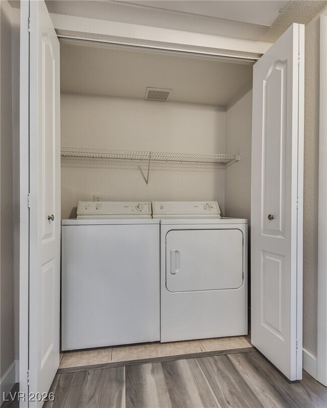 Building Photo - 5055 W Hacienda Ave