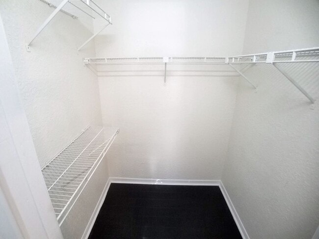 Building Photo - Beautiful 1/1 Remodeled Condo for Rent in ...