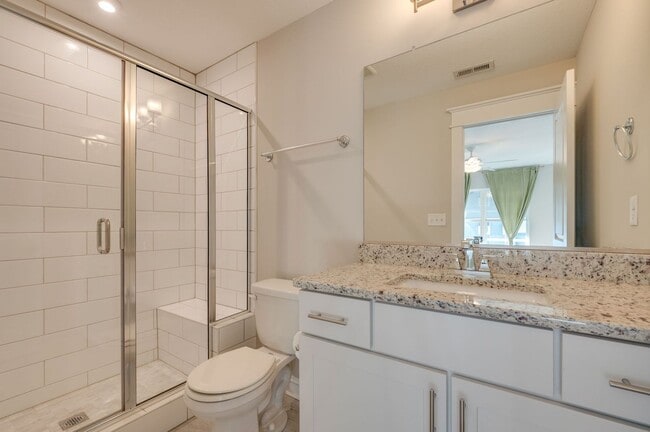 Building Photo - 3BD/3.5BA Immaculate Condo at the Oceanfront!