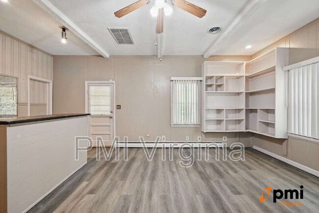Building Photo - 812 Jasmine Ave