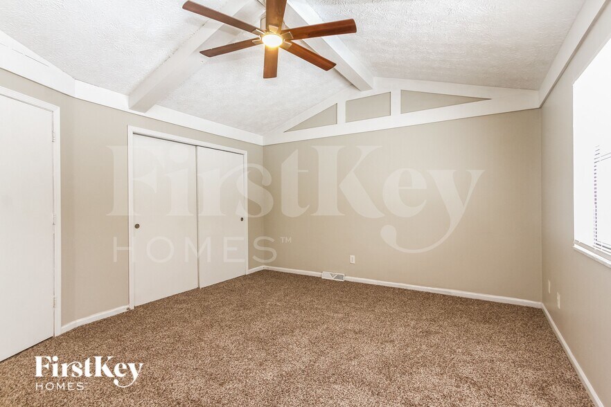 Building Photo - 241 Summit Ridge Dr